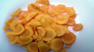 Суп овощной со свежей капустой и грибами