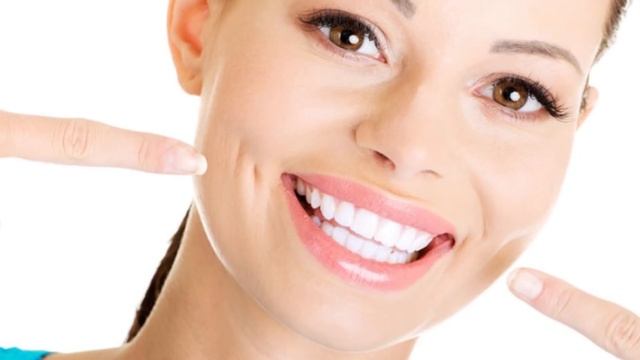 Как Быстро Отбелить Зубы В Домашних Условиях смотреть онлайн