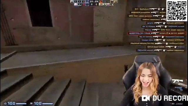 Юля Гаврилина играет в Кс Го и Звонит Дане Милохину смотреть онлайн