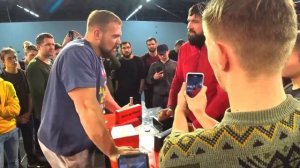 Виталий Лалетин учит бороться Кирилла Сарычева. Сарычев на обучении у Vitaly Laletin Армрестлинг