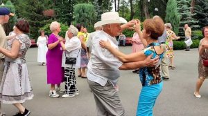 ПРИНОСИЛ ТЫ МНЕ БУКЕТЫ АЛЫХ РОЗ! 2023 #dance #kharkiv