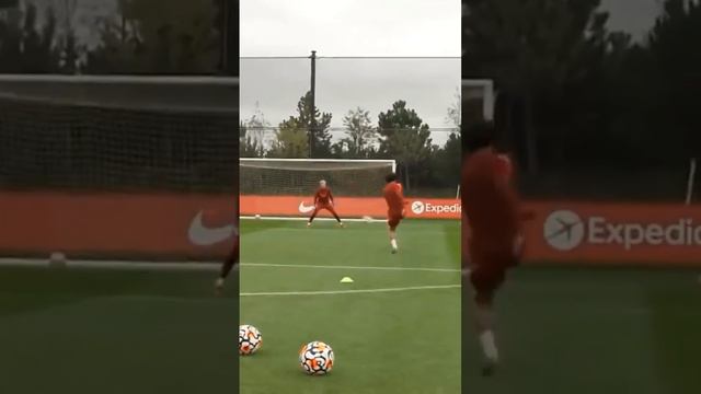 CAOIMHIN KELLEHER MAKES OUTSTANDING SAVE FROM MO SALAH IN TRAINING!! ⚽️🔥🧤