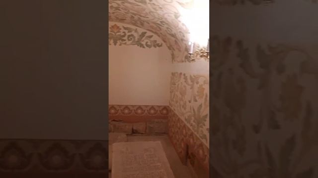 В Усыпальнице бояр Никитичей в Знаменском храме Новоспасского монастыря Москвы