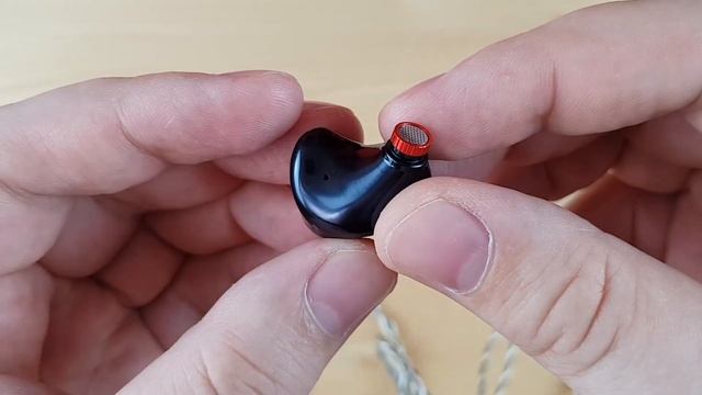 7 излучателей Sonion и Knowles в каждом ухе: обзор гибридных внутриканальных наушников BGVP NS9 смотреть онлайн