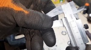 Перфоратор Makita HR2810 выпадает бур
