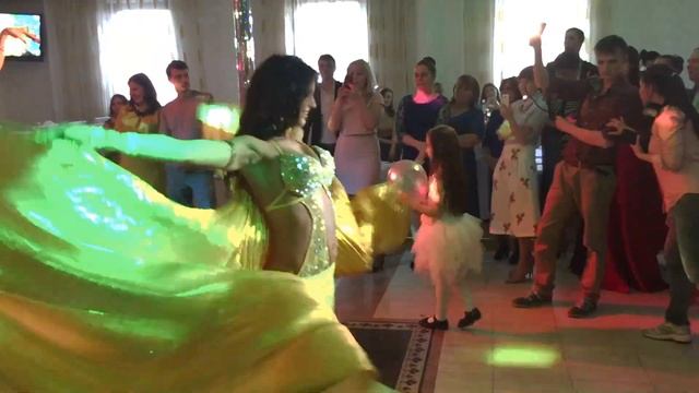 Восточные танцы на свадьбе в ресторане Ашкым | LINDA SHOW
