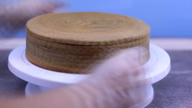 Рецепт бисквитного торта: Клубнично-маковый поцелуй Маковый. Собираем и выравниваем торт
