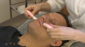 Массаж лица кисточками