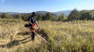 Husqvarna 535 rx cutting big dry grass with multi 300 3-T knife.(Motocoasa Husqvarna.)