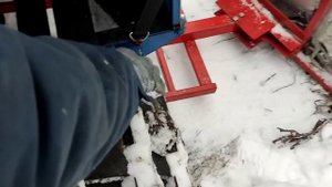 Самодельный трактор. Чистим снег