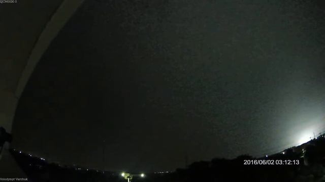 Синее зарево после удара молнии. смотреть онлайн