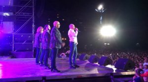 "Хор Турецкого" исполняет песню "А по берегам Туры"