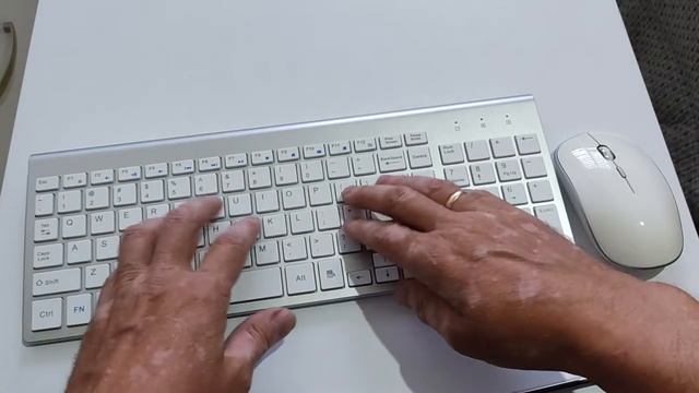 Распаковка и обзор Беспроводной клавиатуры и мышки с AliExpress смотреть онлайн