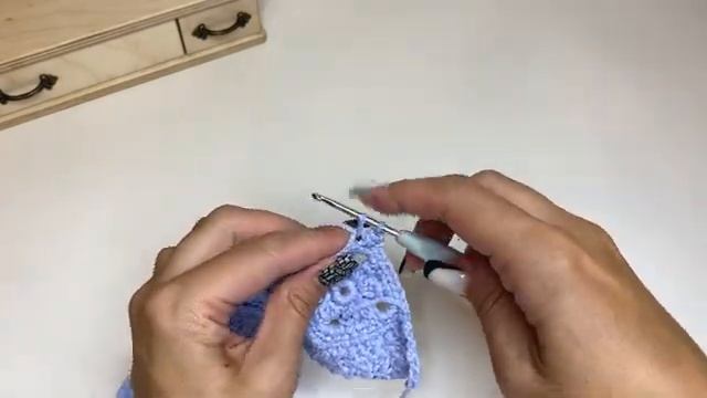 Маленьким крючком шикарные мини сумочки, вязаный чехол для телефона