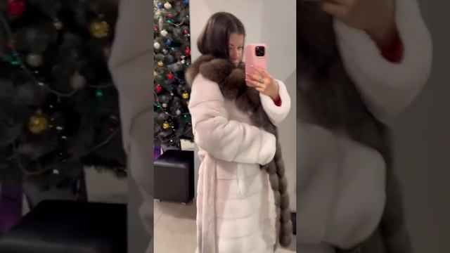 Белая норковая шуба с соболем, возможен пошив в разных цветах и сочетаниях меха. EtnaFurs brand