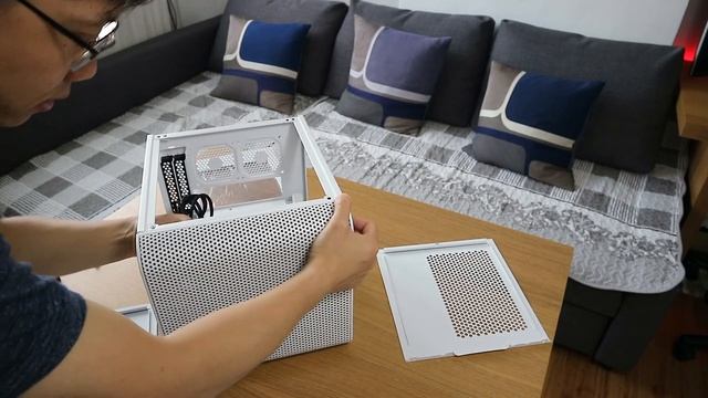 Thermaltake Core V1 Snow Edition unboxing and review смотреть онлайн