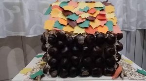 домик из каштанов