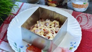 Слоеный салат с плавленым сыром