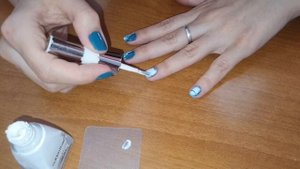 Дизайн ногтей с трескающимся лаком и слайдерами?