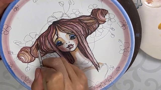 Приятная залипашка по керамической тарелке. Подглазурная роспись. смотреть онлайн