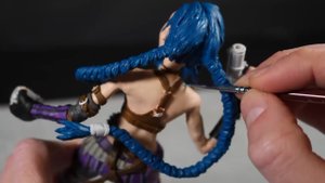 Лепка фигурки Джинкс из Аркейн: League of Legends.