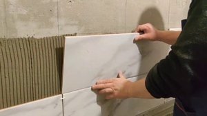 Пошаговый ремонт санузла. Укладка плитки