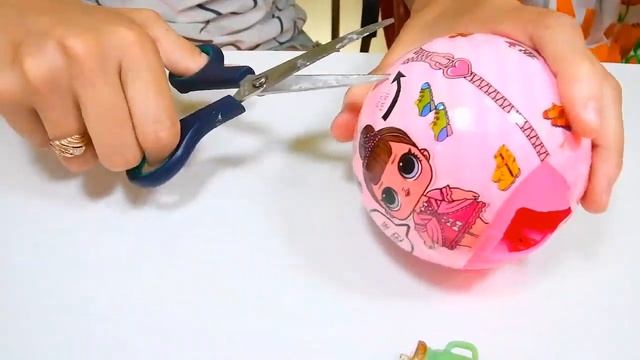 Открываем Шары ЛОЛ, куклы LOL