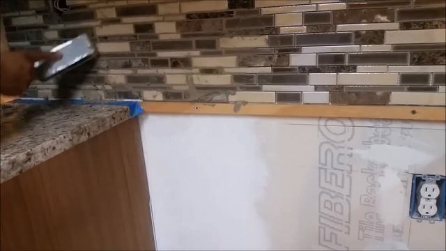 How To Grout A Kitchen Mosaic Tile Backsplash - Part 1 - Step By Step - D.I.Y смотреть онлайн