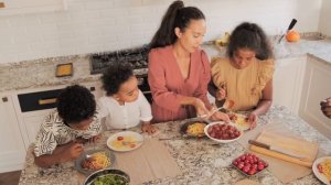 КАК ИСПОЛЬЗОВАТЬ СКОРЛУПУ ГРЕЦКОГО ОРЕХА ДЛЯ ЗДОРОВЬЯ И КРАСОТЫ?