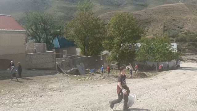 К весеннему республиканскому субботнику присоединился Ботлихский район смотреть онлайн