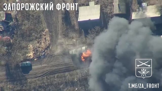 Уничтожение украинского топливозаправщика российским беспилотником камикадзе "Ланцет"!!!