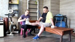 Ч87 ПОСЛЕ ТРАВМЫ СПОСОБ ФИКСАЦИИ (БИНТОВАНИЯ) ГОЛЕНОСТОПА ДЛЯ ХОДЬБЫ! ЛФК ДОМА!