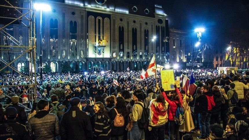 Старый сценарий: как прошли массовые демонстрации в Грузии и причем здесь США