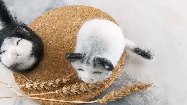 Валяная игрушка Котик ручная работа.