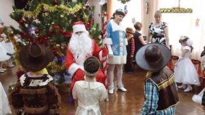 Новогодний утренник в детском саду.Хоровод вокруг елки.