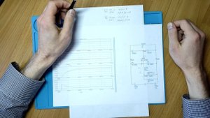 Зачем резистор параллельно промежуточному реле в схеме РЗА?