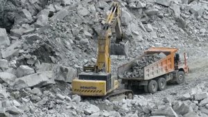 «Китайский автопром» Карьерный самосвал HOWO