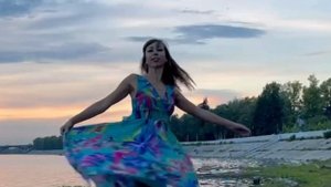 "Я ВИЖУ МУЗЫКУ", исполняет  Юлия Купцова.