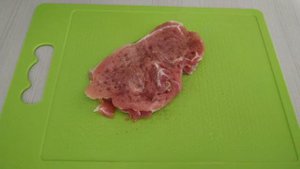 Свиная отбивная жареная в кляре