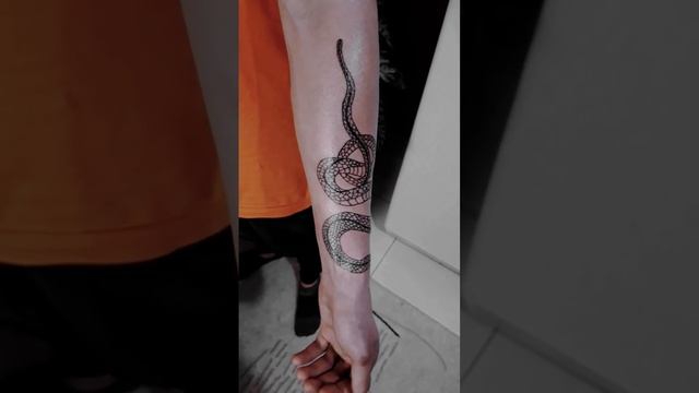 how's it? #shorts #tattoo #snake #tattooartist