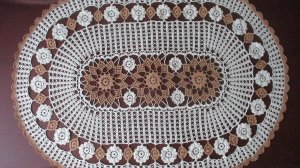 Большая двухцветная овальная салфетка крючком. Часть 1
