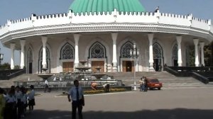 Tashkent- Amir Temur Square with Amir Temur Statue & Museum, Ko'kaldosh Madrasasi, Chorsu Bazaar