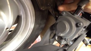 Yamaha Vino 125 Rear Wheel Removal | Mitch's Scooter Stuff