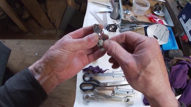 Сборка лодочного мотора Suzuki DF2,5 Видео11- Ремонт помпы. смотреть онлайн