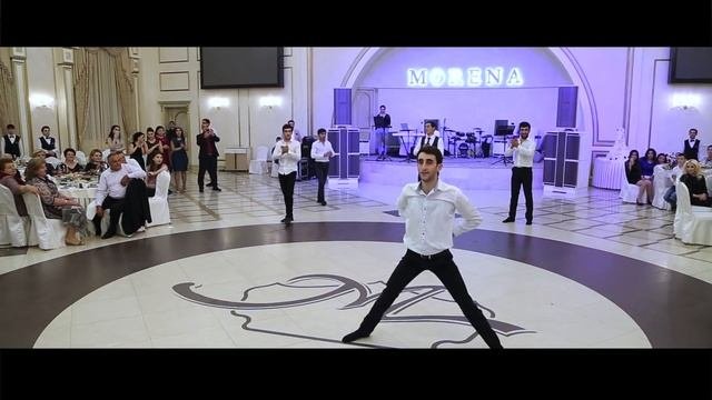 Փեսայի և ընկերների անակնկալ պարը