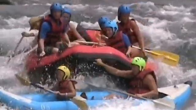 Спуск с горы на байдарках! смотреть онлайн