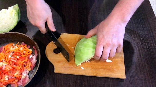 Как потушить капусту с мясом