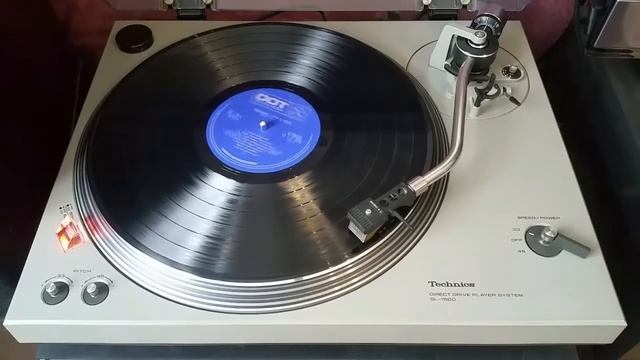Technics SL-1500 проигрыватель пластинок смотреть онлайн