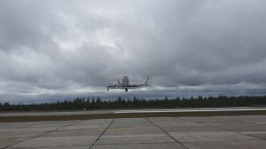 Ан-38 заход с уходом и руление в Мирном (UERR) в день воздушного флота 21.08.2022.mkv