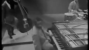 Эрролл Гарнер играет на «К. Бехштейне»